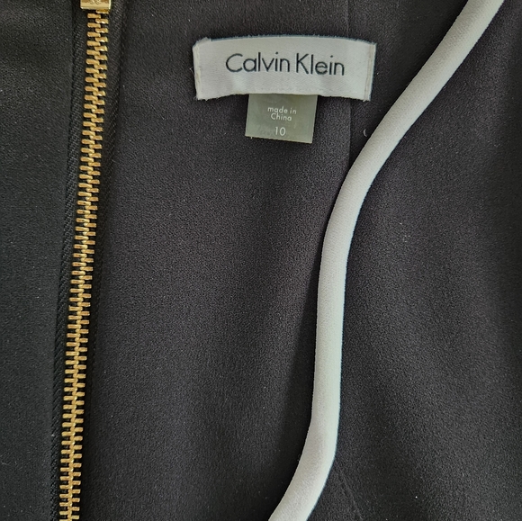 💥CALVIN KLEIN ROBE💥 - Picture 6 of 10